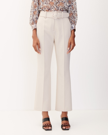 Pantalón Recto Fluido Beige Con Cinturón
