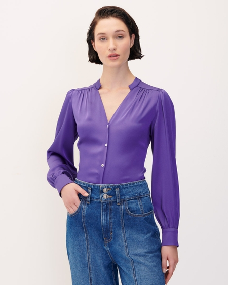 Blusa Satín Morado Cuello Mao