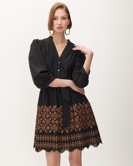 Vestido Bohemio Negro Bordado En Contraste
