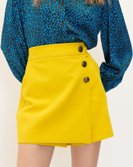 Falda Short Amarillo Manzana Botones Con Monograma